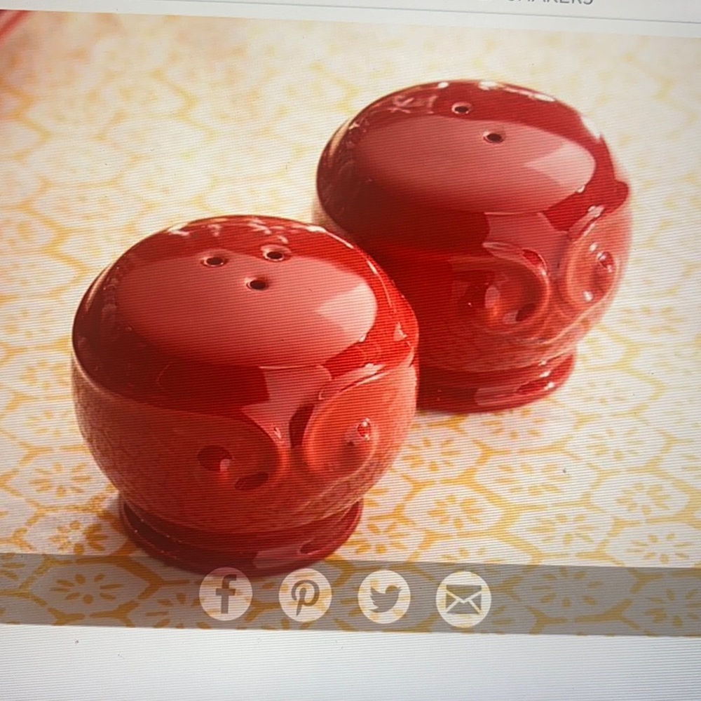 New Pavillon Berry Salt and Pepper Shakers